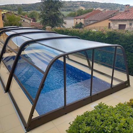 Con Piscina Climatizada Sansil Rural Atapuerca Villa Room photo