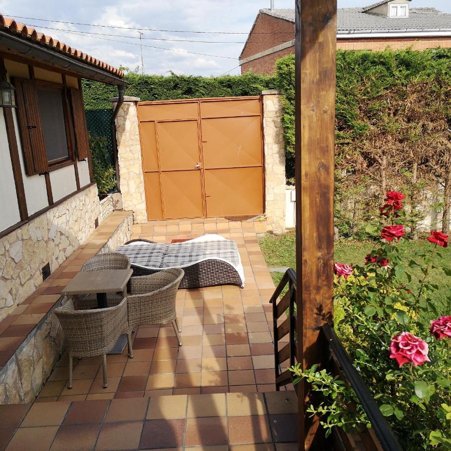 Con Piscina Climatizada Sansil Rural Atapuerca Villa Exterior photo