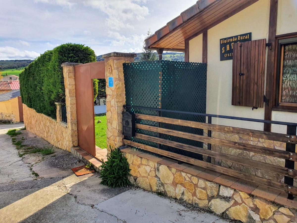 Con Piscina Climatizada Sansil Rural Atapuerca Villa Exterior photo
